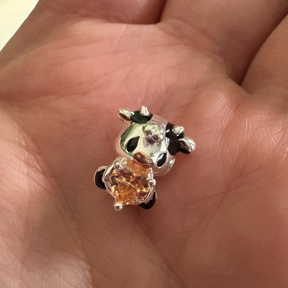 Linx cow charm